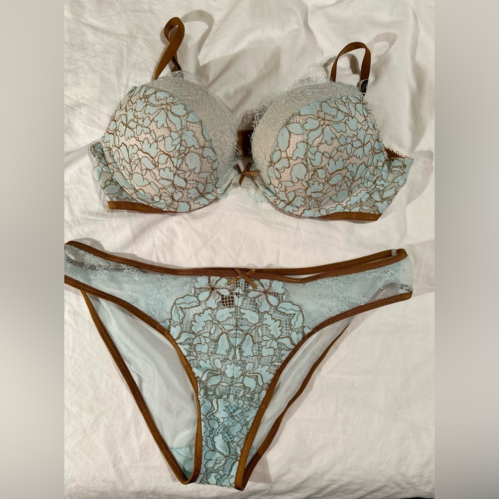 NWOT VS Victorias Secret Dream Angels Push Bra & Cheekini Panty 36B/L